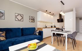 Beautiful Two-Bedroom Apartment Warsaw Bielany By Noclegi Renters